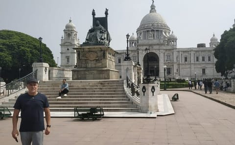 Cultural Bus Tour of Kolkata's Spiritual Landmarks
