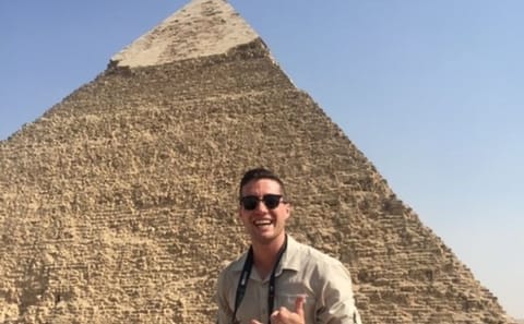 Sightseeing Day Tour to Egyptian Museum , Giza Pyramids, and Bazaar from Cairo