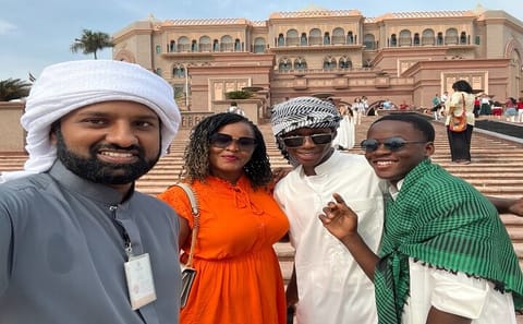 Abu Dhabi Cultural Tour: Grand Mosque, Heritage Village, Emirates Palace