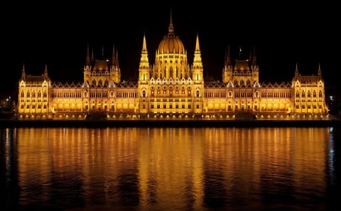 Budapest City Break: 4-Day Cultural Tour and Accommodation