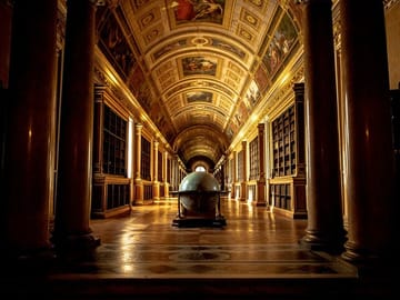 Fontainebleau Palace Tour with Paris Pickup and Guide