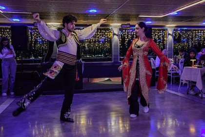 Istanbul by Night: All Inclusive Bosphorus Dinner Cruise & Drinks