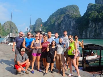 Hanoi to Halong Bay: 2-Day Royal Palace Cruise with Cave,Island
