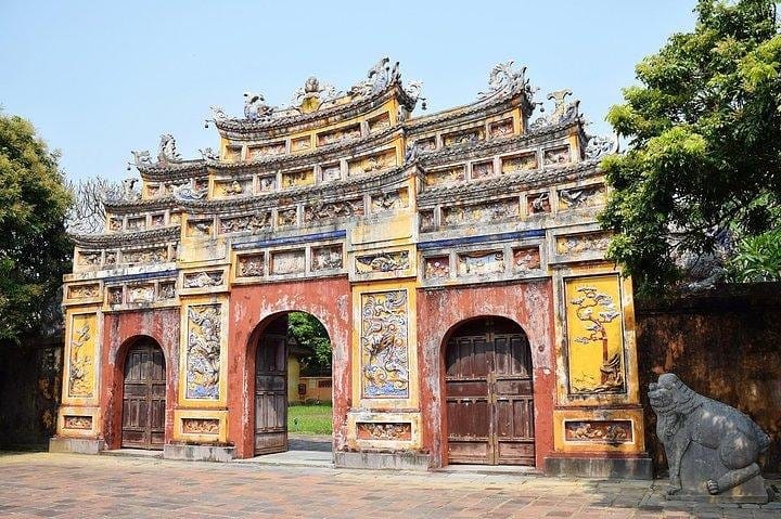Hoi An: IMPERIAL HUE AND HAI VAN PASS FULL-DAY TOUR 6