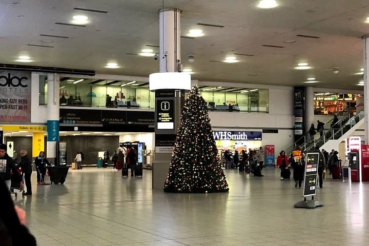 Gatwick Airport Private Transfers to/from London (Postcode SW5 to SW11) 4