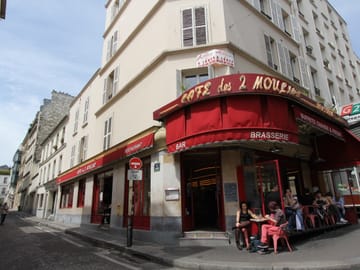 Cinematic Walking Tour of Iconic Film Locations in Paris