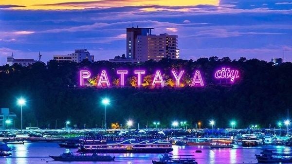 PATTAYA-C: Coral Island Speed boat + Parasaling & Activities your Choice with Lunch 10