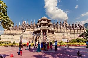 Explore Ranakpur Temple and Kumbhalgarh Fort from Udaipur with Jodhpur Drop