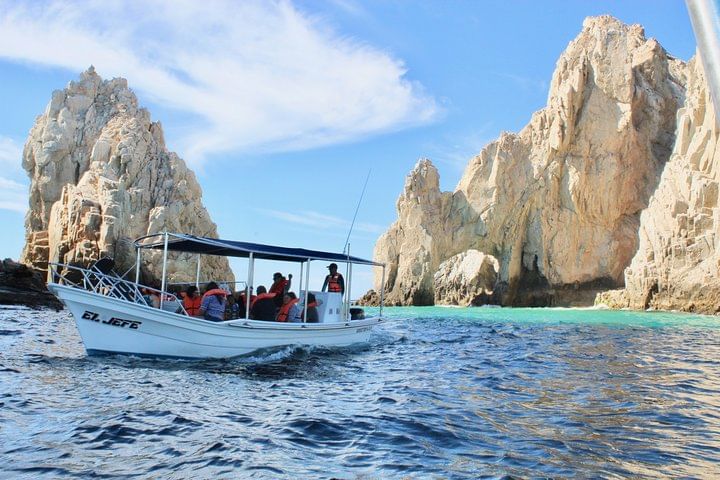 Cabo's Iconic Arch on a Budget: A Shared Ride to El Arco