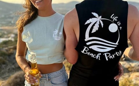 Nightlife Bar Crawl Experience in Chora, Ios