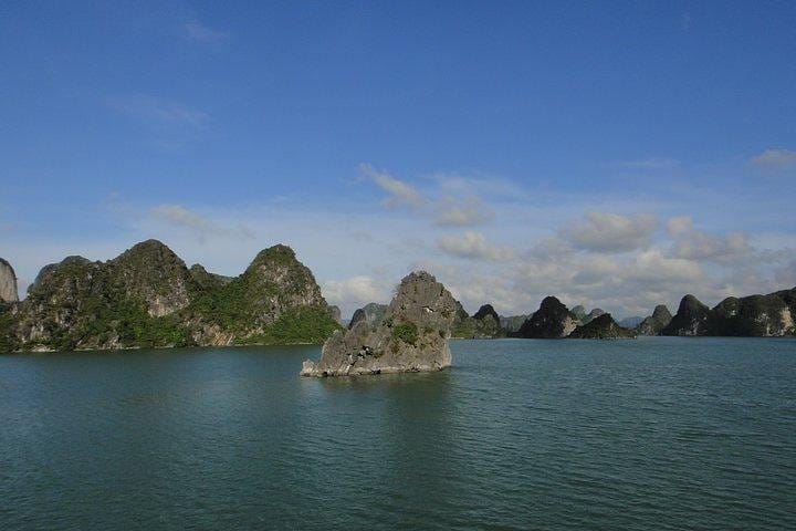 Full-day Exploring Ha Long Bay Wonders