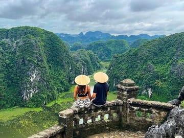 1 Day Luxury Tour in Bai Dinh,Trang An and Mua Cave Amazing View