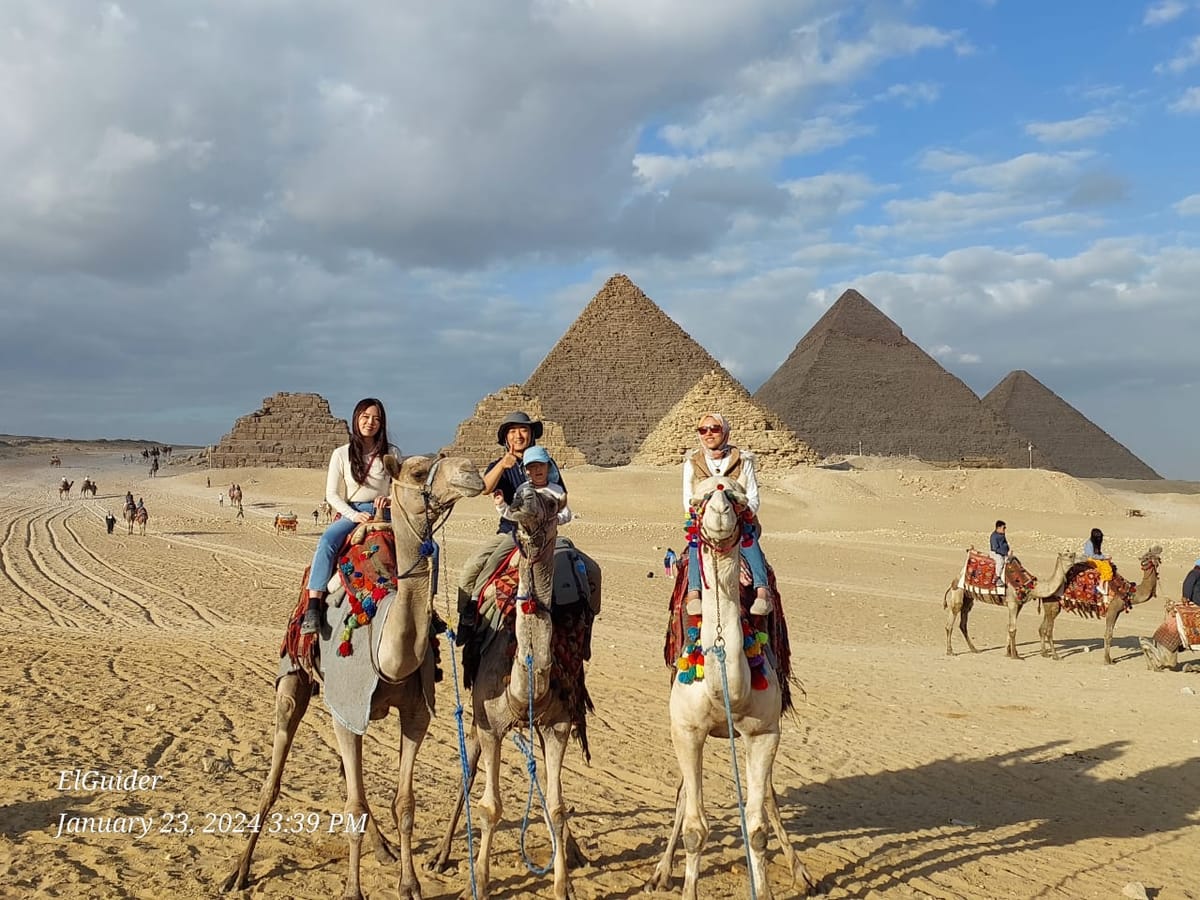 Saqqara Pyramids & Dahshur Pyramids and Memphis Tour With Lunch