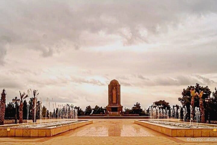 Nizami_Ganjavi_mausoleum_in_Ganja,_Azerbaijan_Ganja_tour