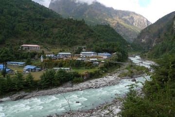 Everest Luxury Helicopter Trek – 9 Days of Comfort, Culture & Close-Up Mountain Magic