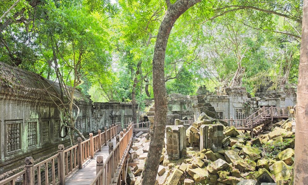 Sunrise at BengMealea with hidden Jungle -Ancient Carving (Peang Komnou) The Rock art Sanctuary 5