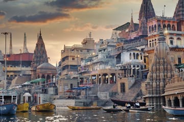 5-Day Cultural Tour of Agra and Varanasi from Delhi