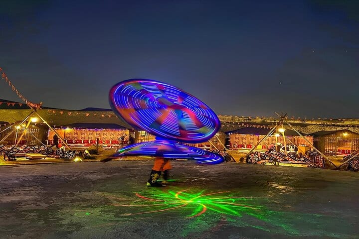 Cairo VIP Night in Giza: Bedouin Dinner, Live Show & Photographer