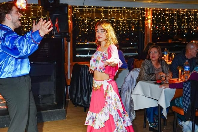 Istanbul Bosphorus Dinner Cruise & Turkish Night Show 5