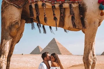 Luxury Giza Pyramids Tour with Breakfast and Camel Ride