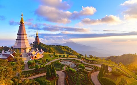 Inthanon Heaven Trail Tour with Living Green Elephant Sanctuary Visit in Chiang