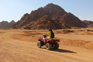 Giza Pyramids Half Day Tour with Hotel Pickup in Cairo