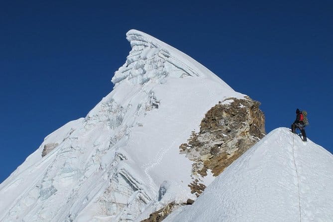 19 Days Mera Peak Climbing & Expedition – One Life-Changing Himalayan Adventure