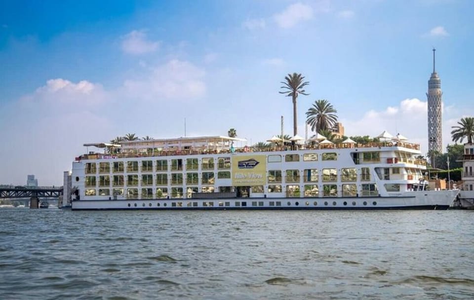 Cairo Luxury Dinner Cruise on the Nile with Belly Dance Show