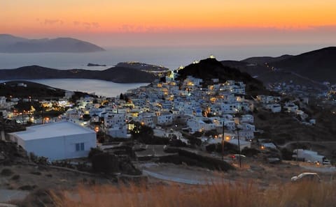 Guided Hiking Tour of Ios Island's Hidden Trails