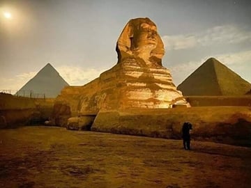 Pyramids from Hurghada by bus