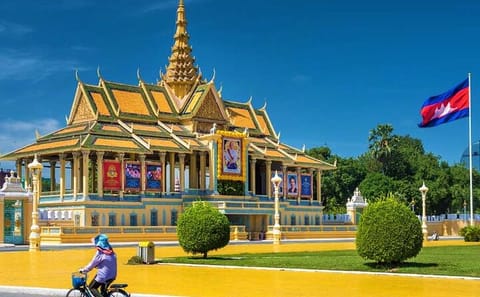 Private Full Day Tour of Phnom Penh's Key Attractions