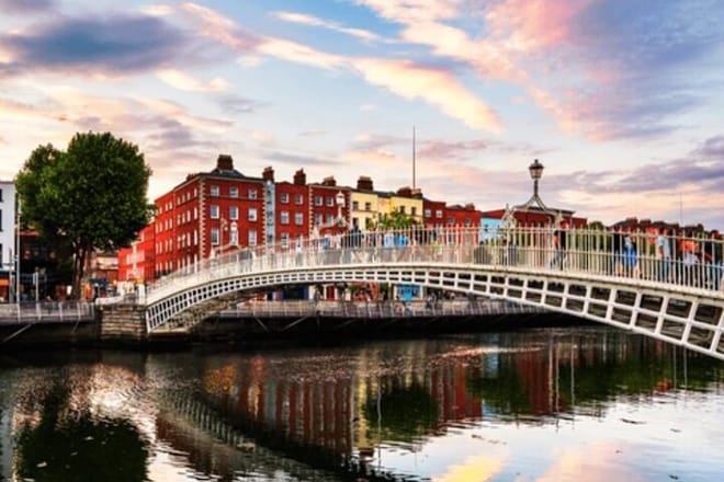 Dublin City sight seeing private chauffeur day tour 6 pax