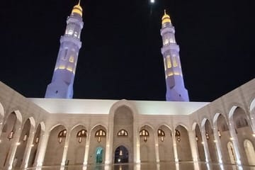 Evening Tour of Muscat's Iconic Landmarks by Minivan