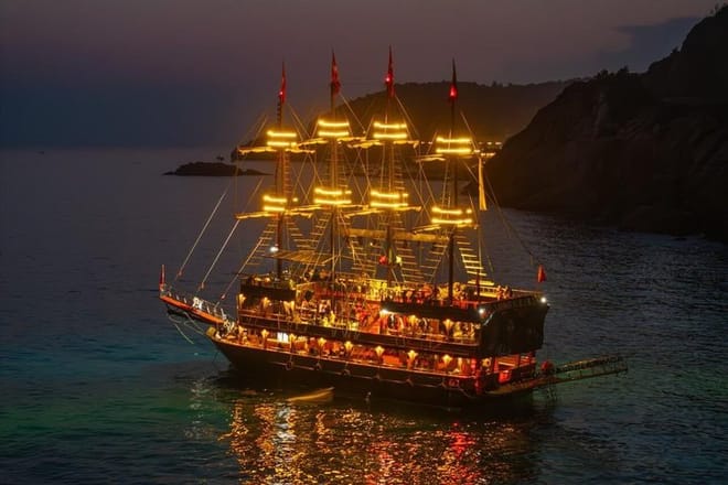 Alanya Sunset Cruise Tour with Dinner, Soft Drinks & Transfer 2