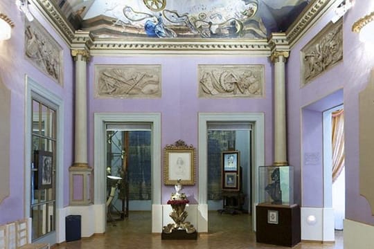 Private Dalí Museum & Gala Castle Tour Plus Local Lunch From Barcelona