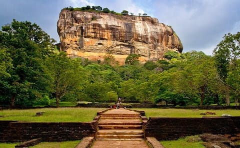Sigiriya Rock and Dambulla Cave Tour from Trincomalee