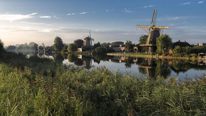 Weesp & Loenen aan de Vecht Private Tour – Premium Car & Official Guide 2