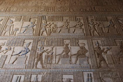 Dendera Temple & Luxor Museum Tour with Local Driver