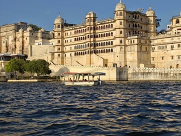 4-Day Private Udaipur & Mount Abu Tour