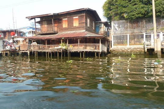 Bangkok Klong Canal Tour – Discover the City’s Waterways
