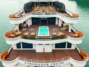 Luxury Day Trip to Halong Bay from Hanoi with Cruise