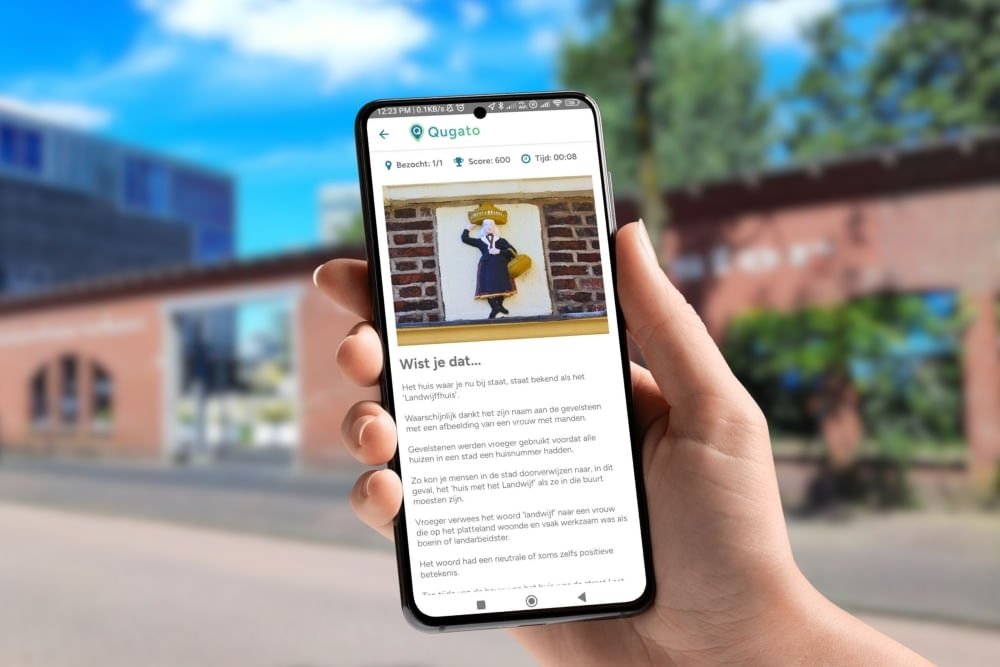 Qugato app during the City Detective Eindhoven scavenger hunt showing a fun fact.