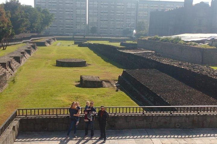 Private Tour Layover in Mexico know Teotihuacan and Guadalupe Shrine
