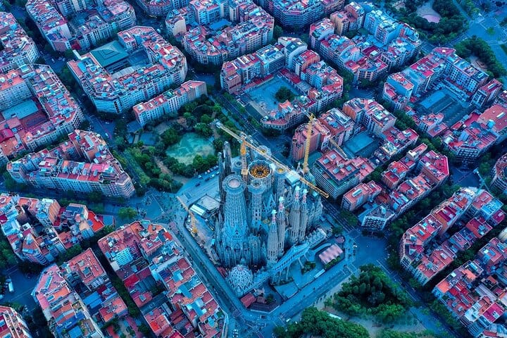 Private 4 Hours Barcelona Sightseeing Tour 8
