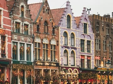 Day Trip to Bruges from Paris with Guided Sightseeing