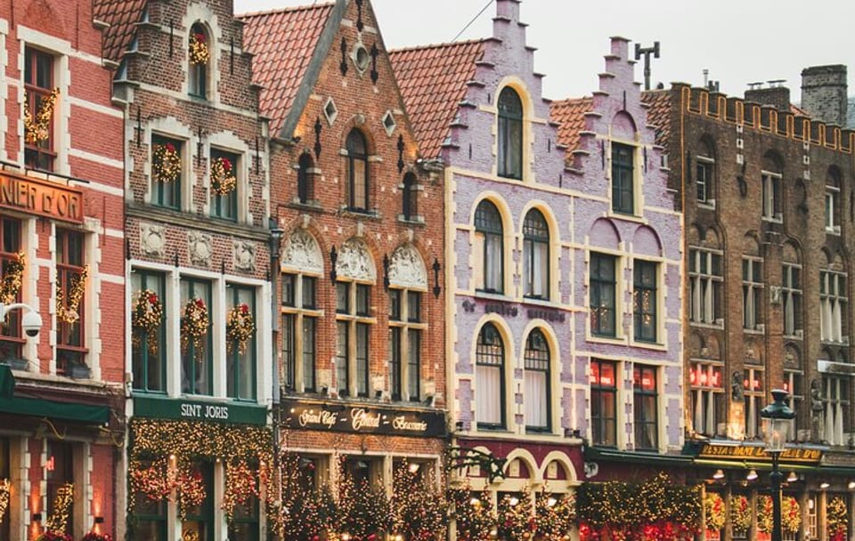 Day Trip to Bruges from Paris with Guided Sightseeing