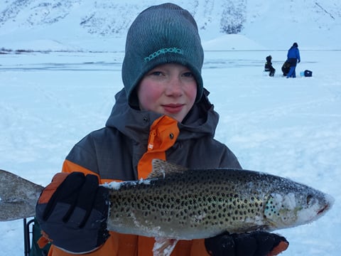 Ice fishing tour from Akureyri, photo 5
