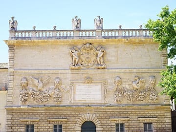Avignon Old Town Private Historic Walking Tour