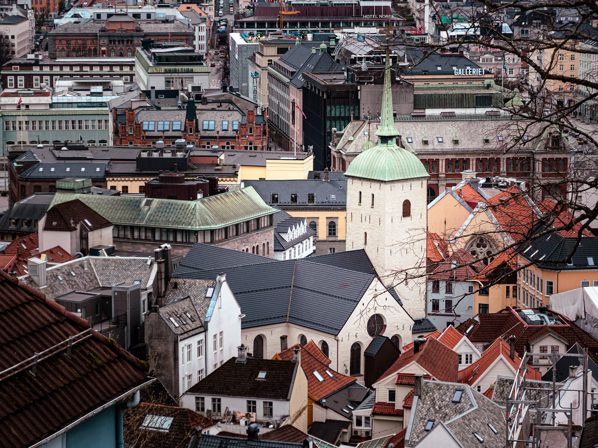 On the Bergen Photowalk, even the city reveals secret compositions from above.