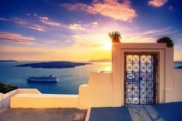 Private 4-Hour Cultural Tour of Emporio and Fira, Santorini